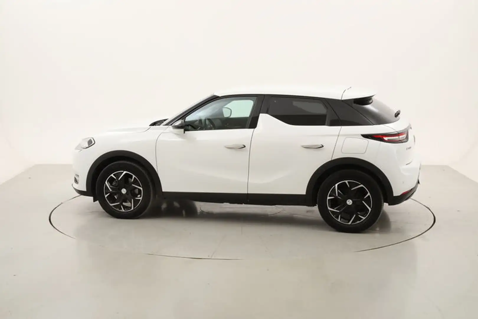 DS Automobiles DS 3 Crossback E-Tense So Chic Elettrico 136CV Bianco - 2
