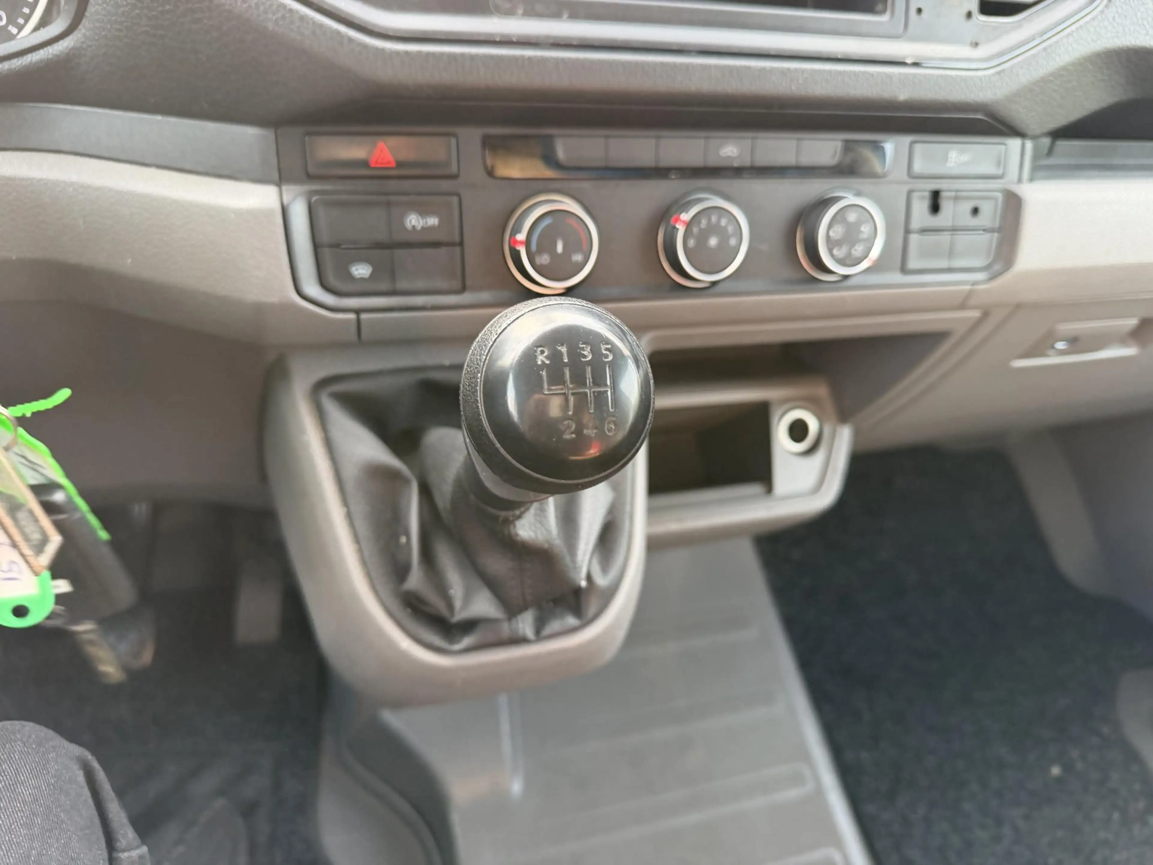 Volkswagen Crafter 35 2.0 TDI L4H3 | € 7.850,- NETTO! | Bakwagen | Eu — photo 12