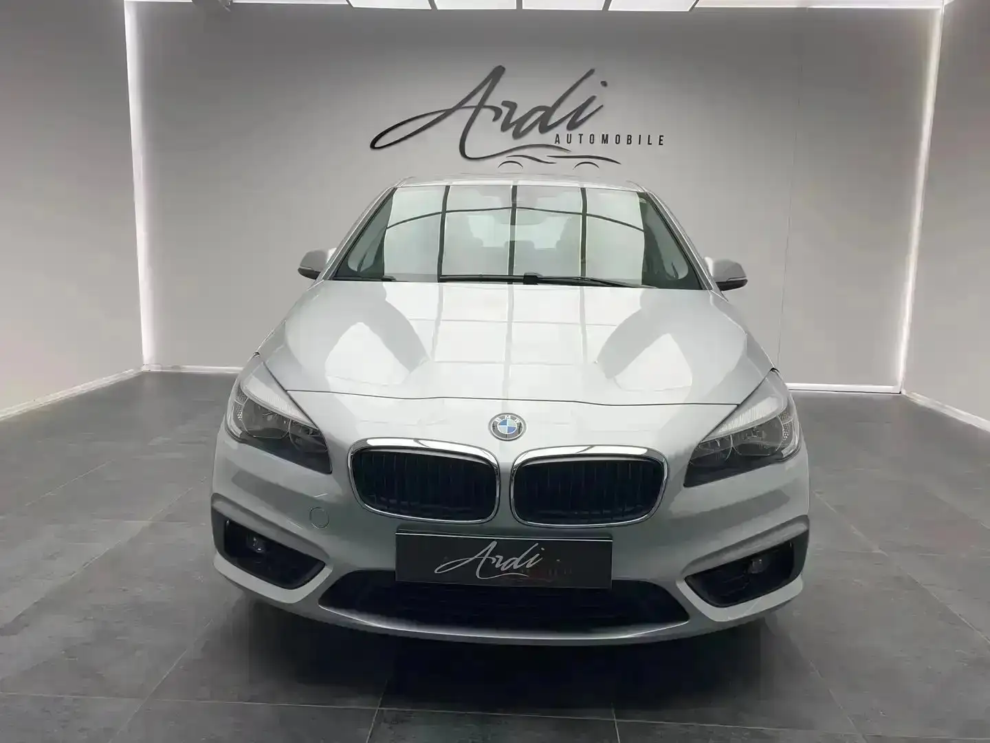 BMW 216 d*GPS*CRUISE CONTROLE*1ER PROPRIETAIRE*GARANTIE* Gris - 2