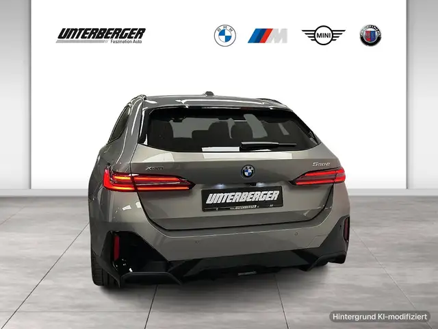 BMW 5 Series view 12