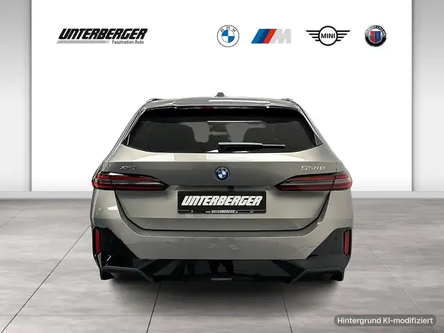 BMW 5 Series view 5