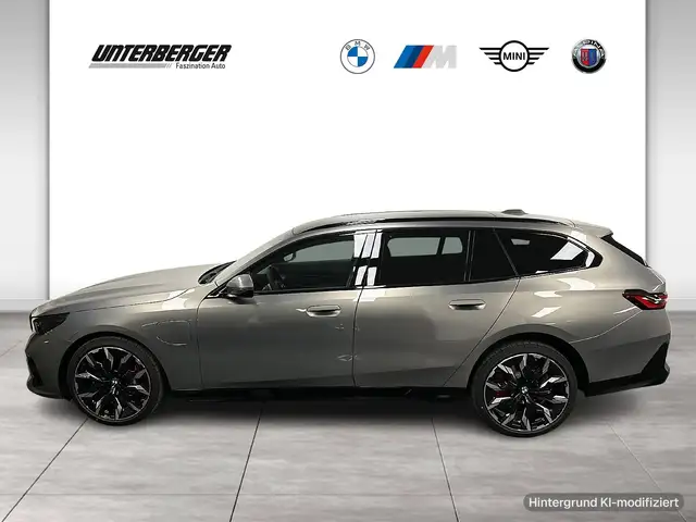BMW 5 Series view 3