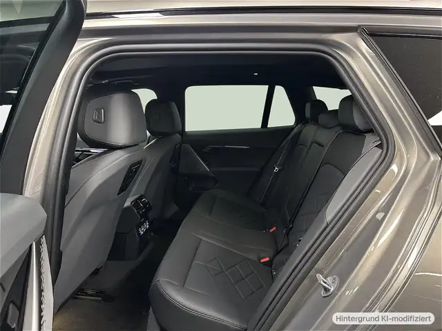 BMW 5 Series view 11