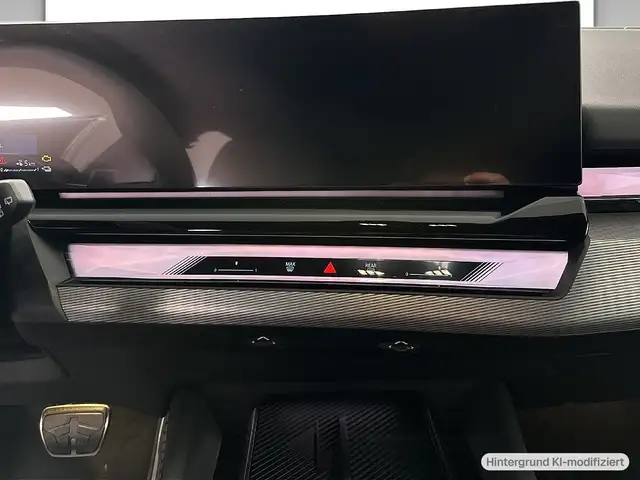 BMW 5 Series view 8