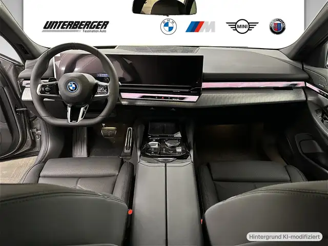 BMW 5 Series view 7