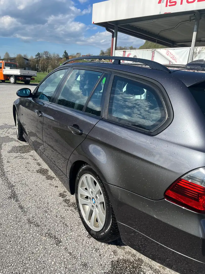 BMW 318 318d Touring Österreich-Paket Österreich-Paket Grau - 2