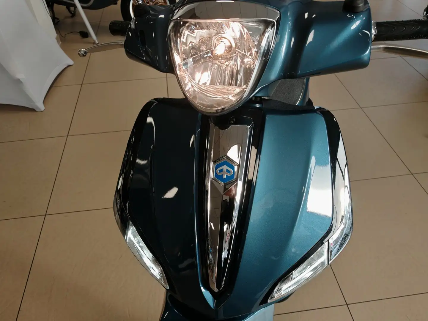 Piaggio Liberty 125 ABS iGET E5 ABS Grau - 2