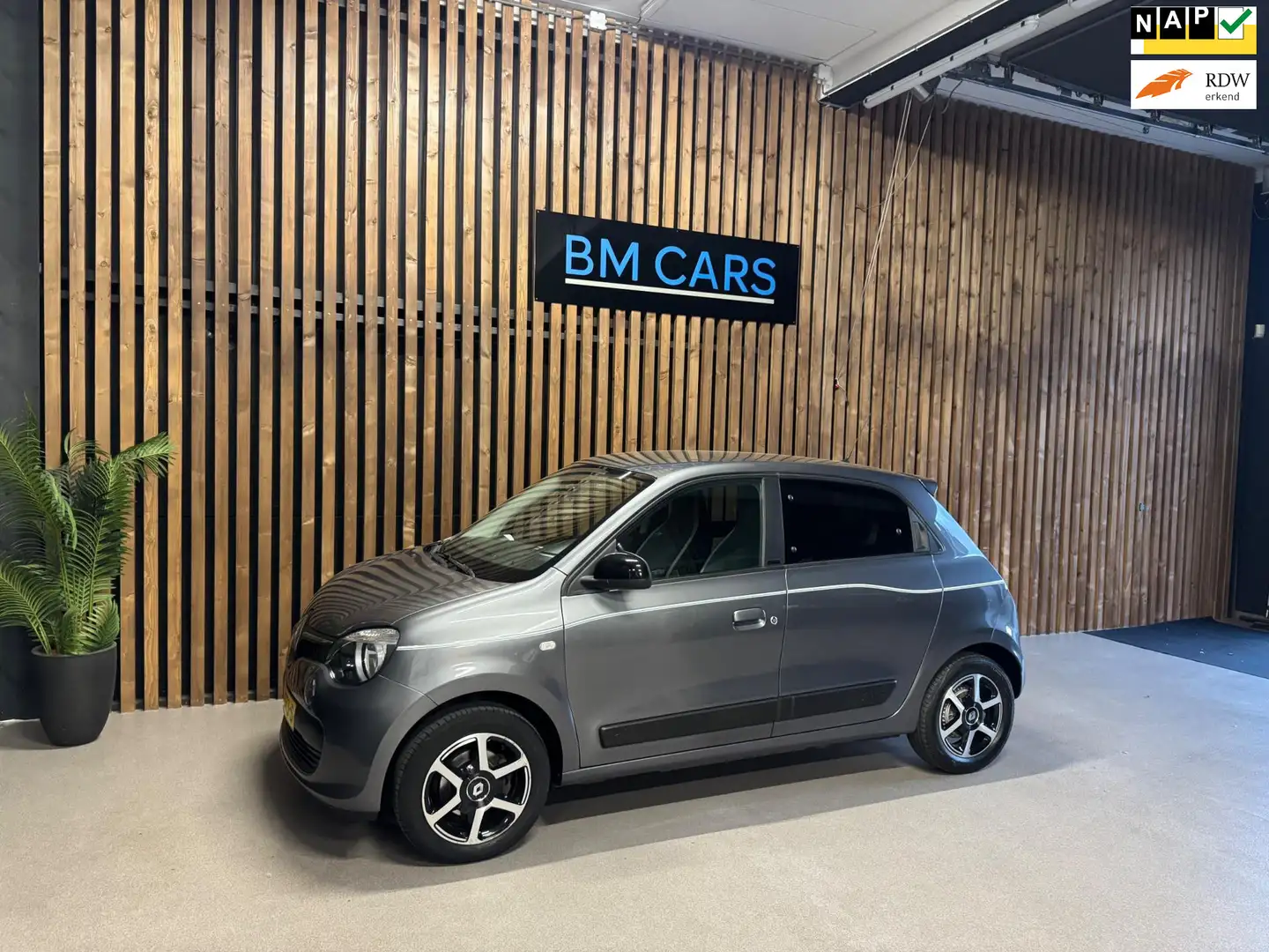 Renault Twingo 1.0 SCe Limited Airco, Pdc, Nieuwe APK Grigio - 1