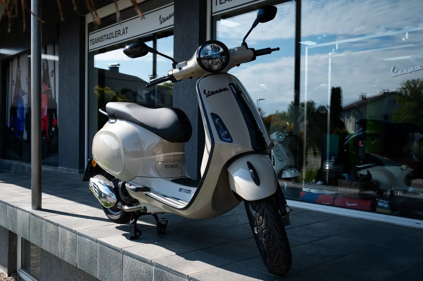 Vespa Primavera 125 FL ABS E5+ Bej - 1