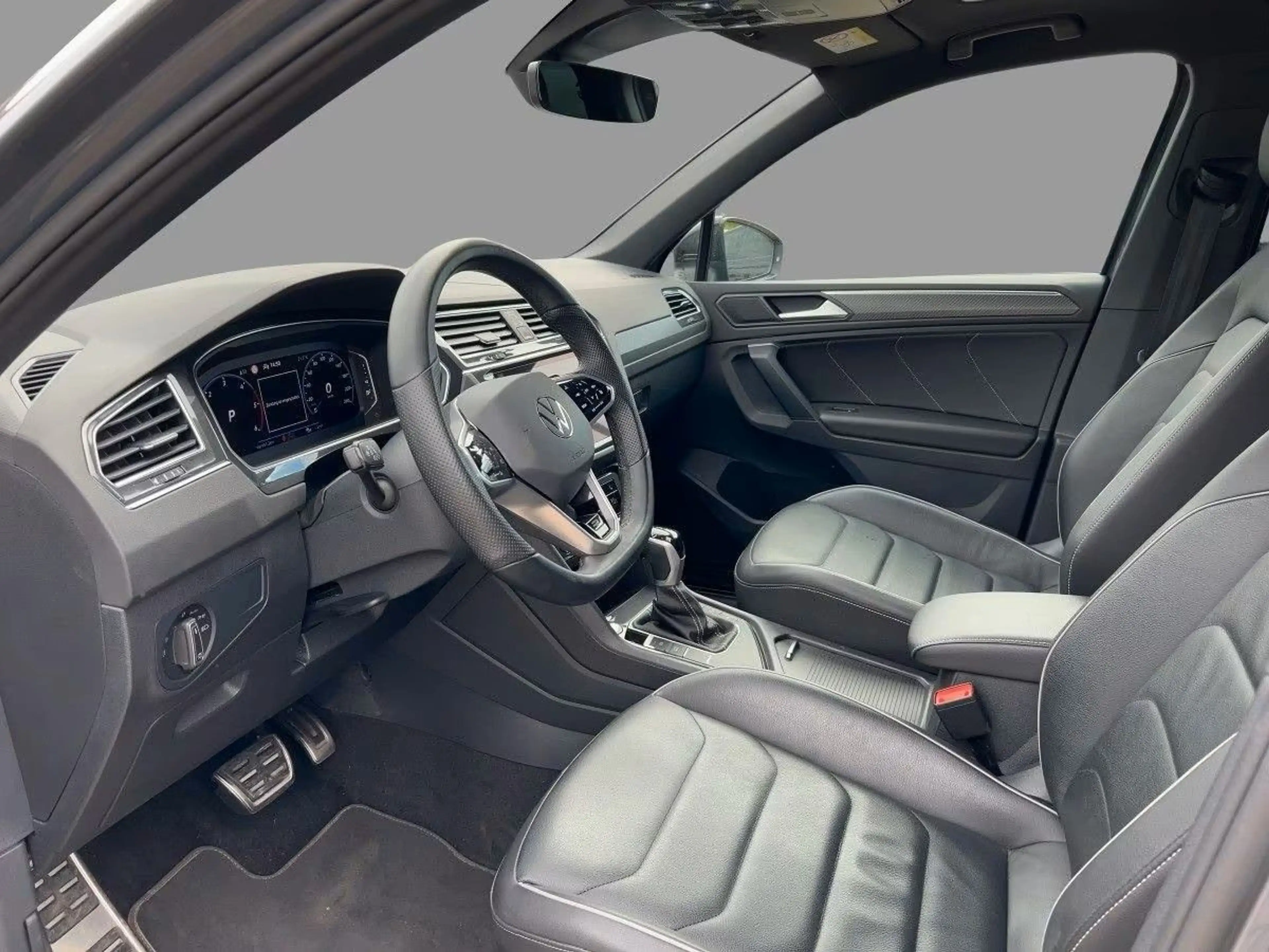 Volkswagen Tiguan R-Line Pano/BLACK/KEYLESS/FULL — photo 14