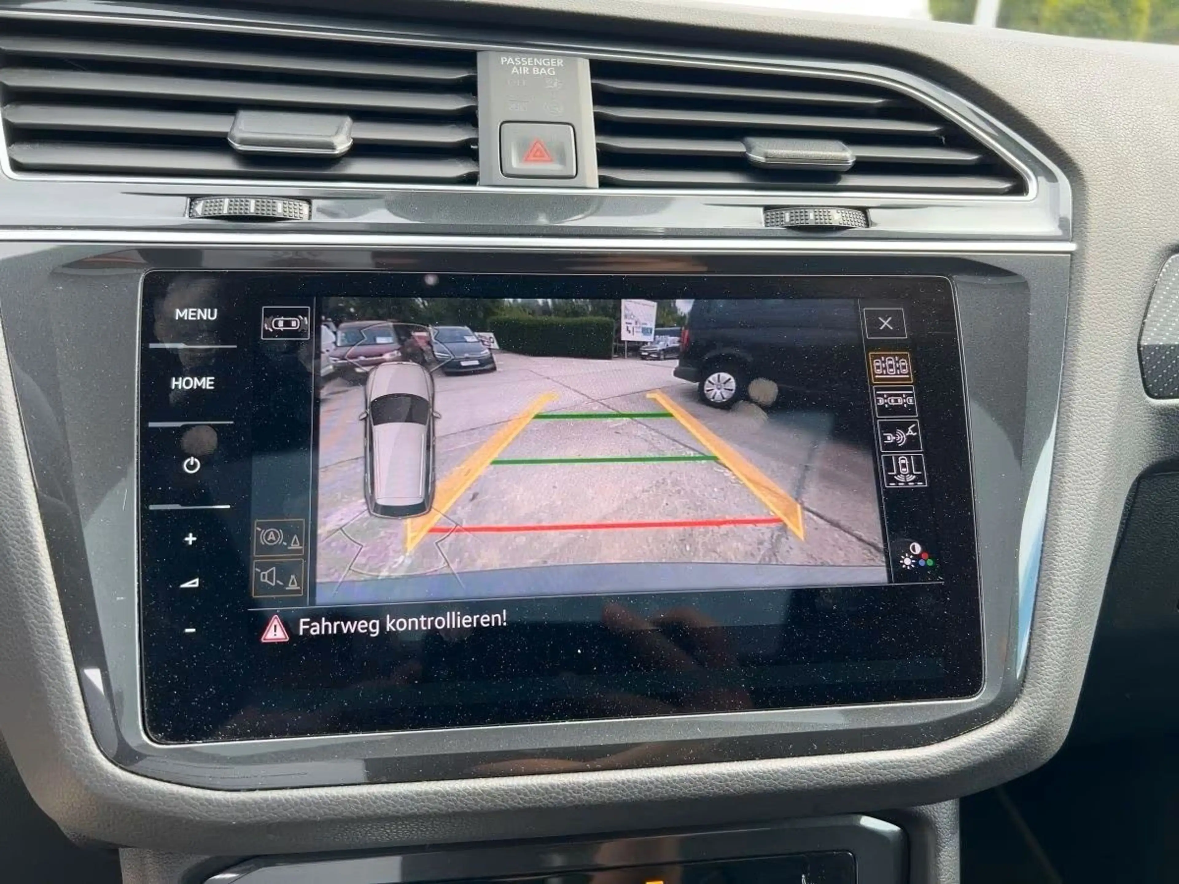 Volkswagen Tiguan R-Line Pano/BLACK/KEYLESS/FULL — photo 4