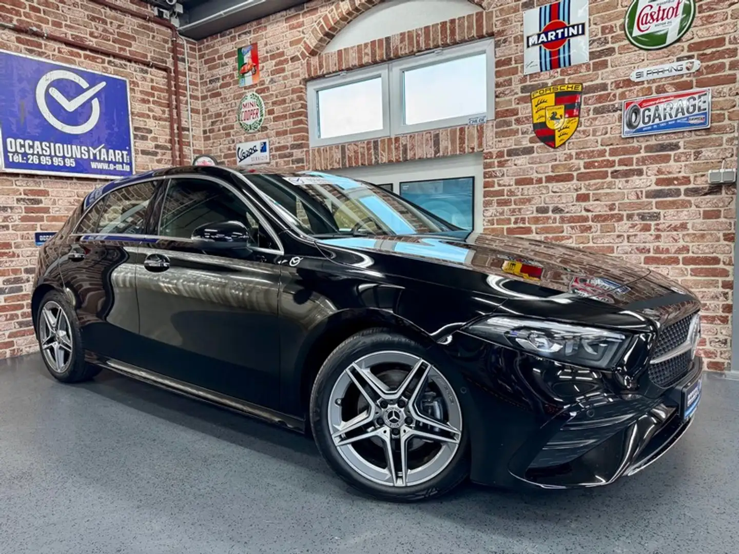 Mercedes-Benz A 200 A 200d 2.0 150cv Auto AMG-LINE SiègCh / Navi Noir - 1