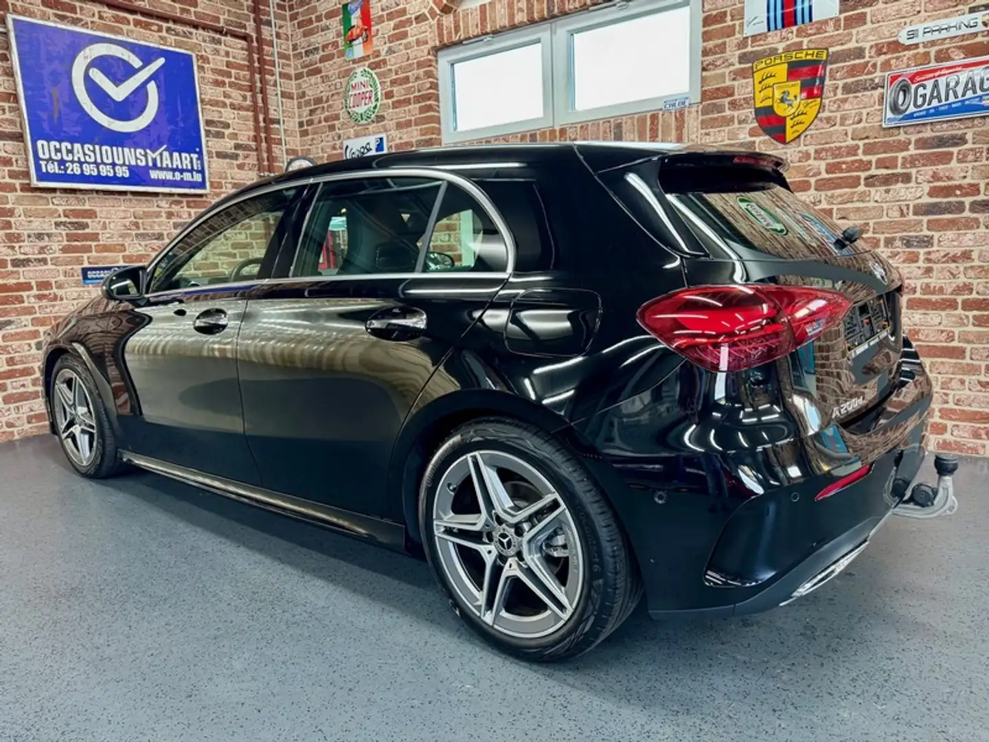 Mercedes-Benz A 200 A 200d 2.0 150cv Auto AMG-LINE SiègCh / Navi Noir - 2