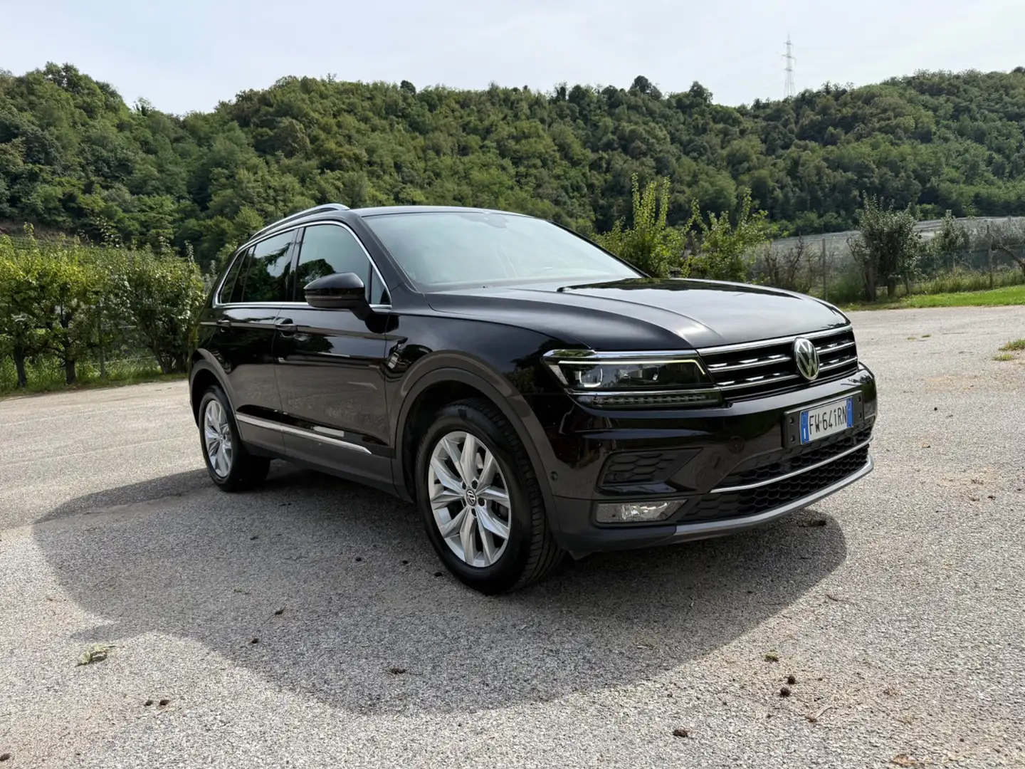 Volkswagen Tiguan Tiguan 2.0 TDI SCR DSG 4MOTION Sport BMT Nero - 2