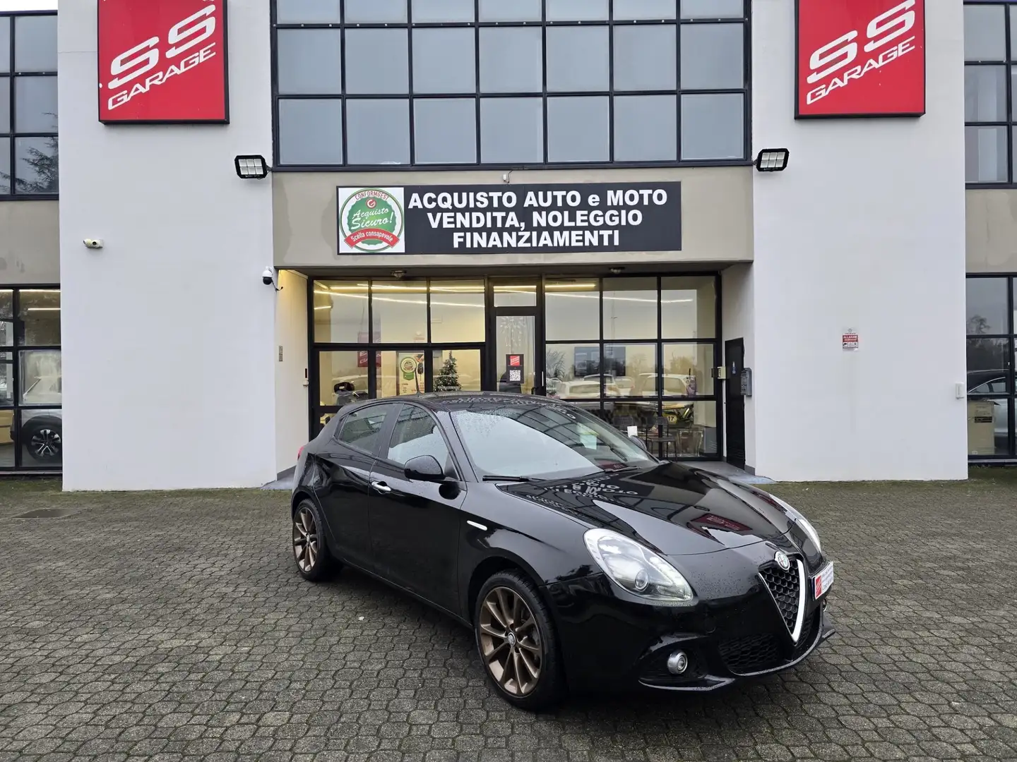 Alfa Romeo Giulietta Giulietta 1.4 Turbo 105 CV Impression Noir - 1