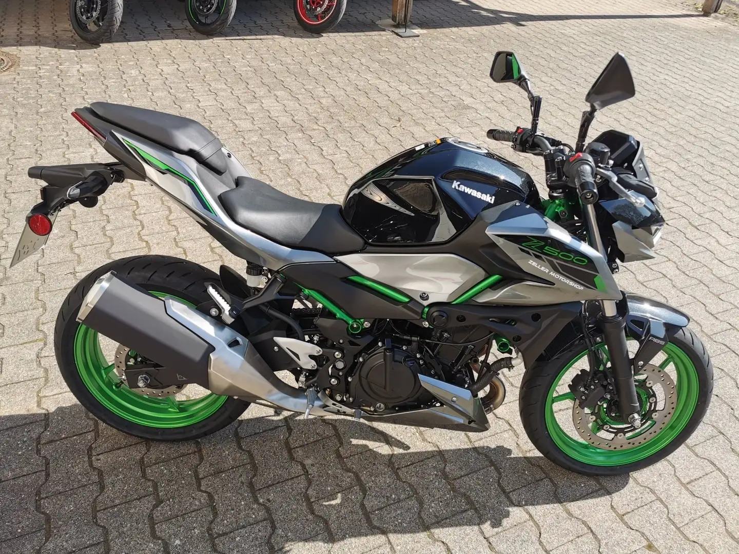 Kawasaki Z 500 NEUFAHRZEUG 2025 Noir - 2