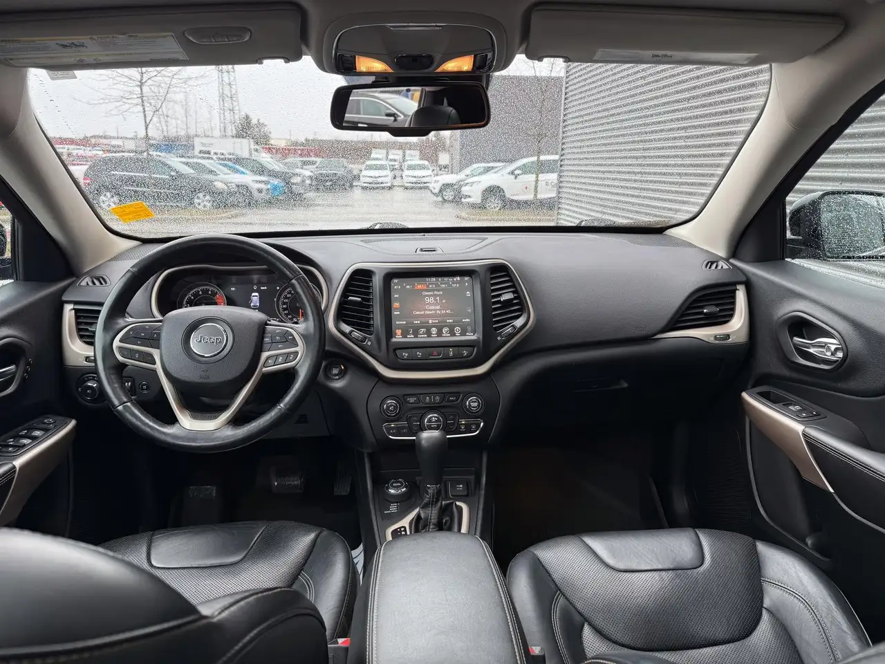 Jeep Cherokee снимка Jeep Cherokee