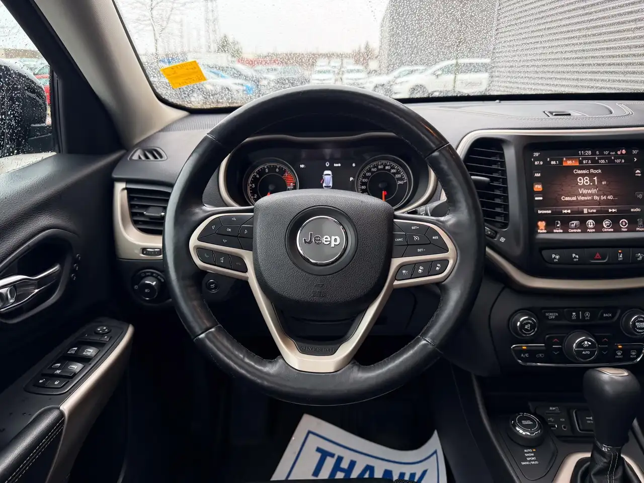 Jeep Cherokee снимка Jeep Cherokee