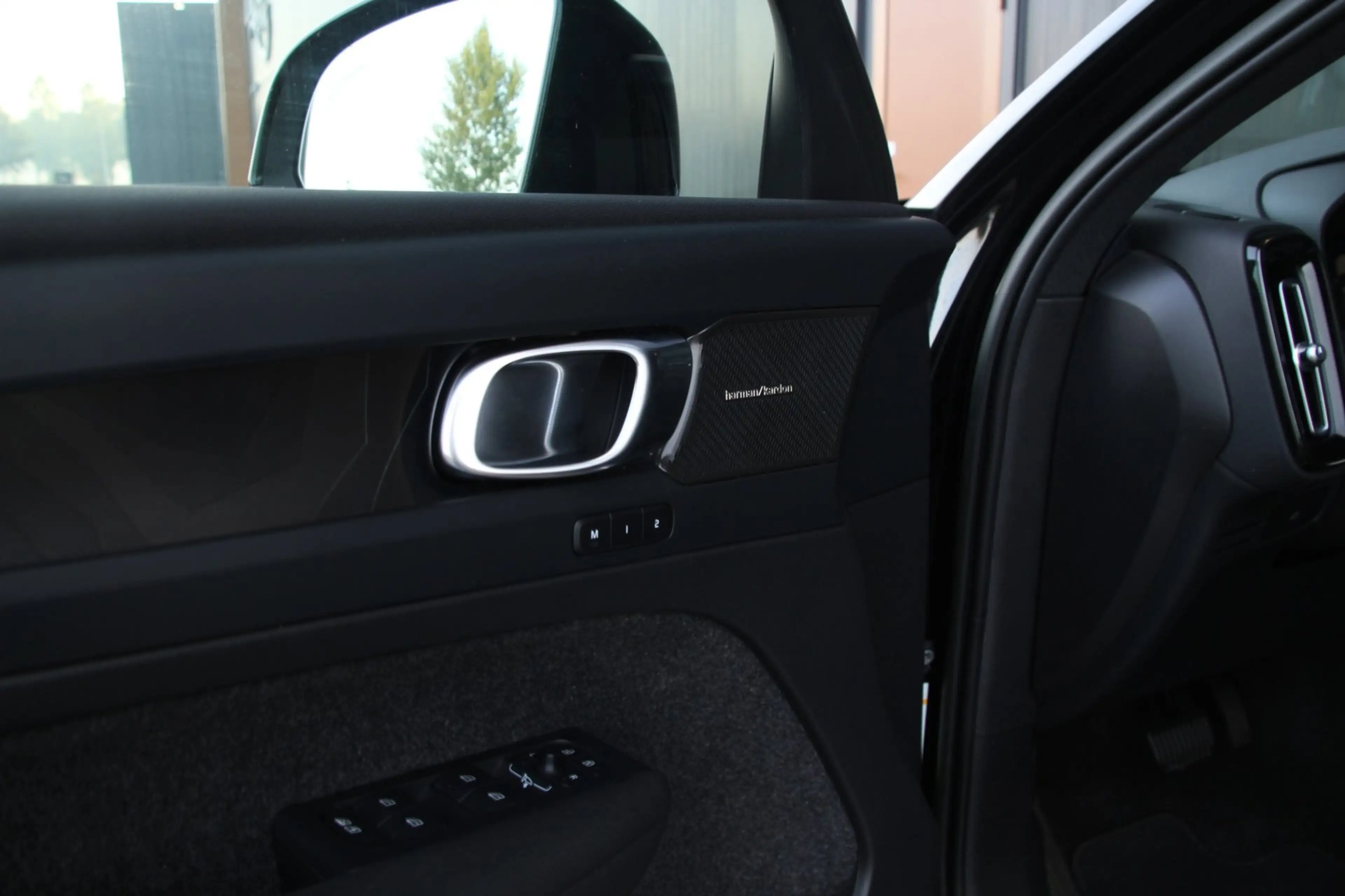 Volvo XC40 Recharge Twin Ultimate 78 kWh | Trekhaak | Panoram — photo 12