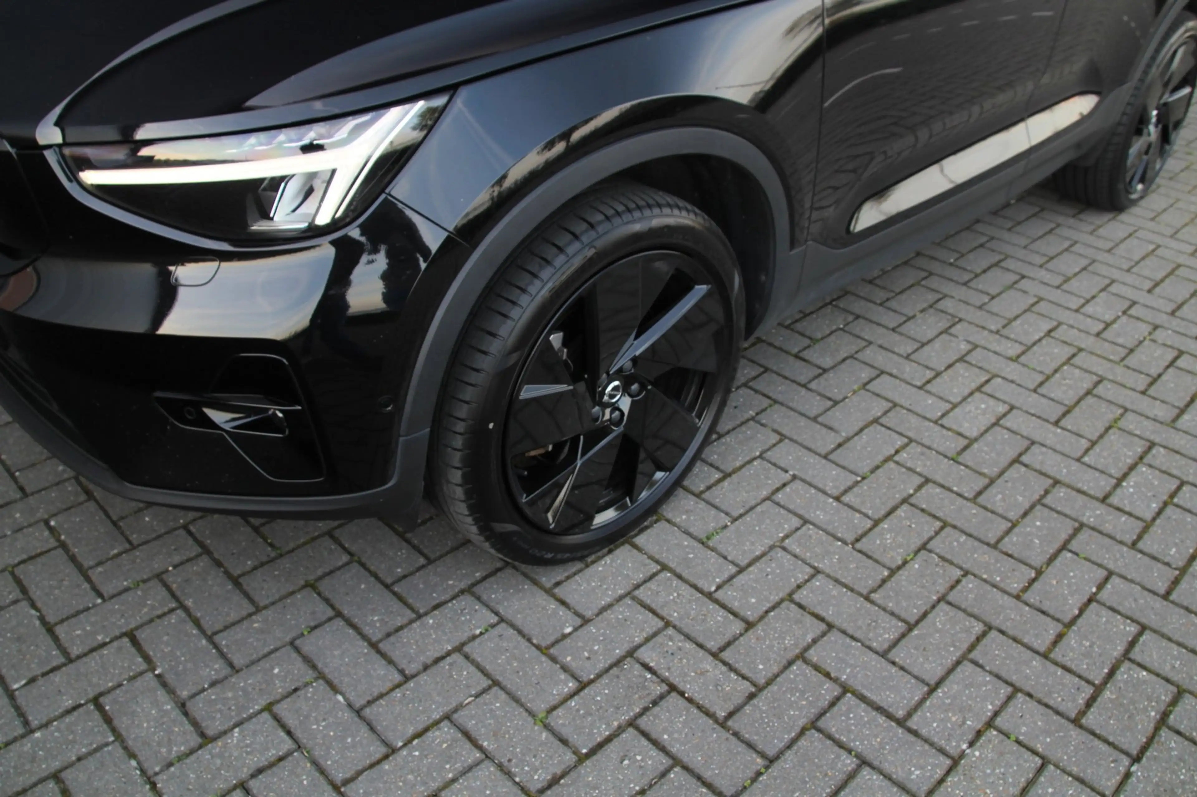 Volvo XC40 Recharge Twin Ultimate 78 kWh | Trekhaak | Panoram — photo 10