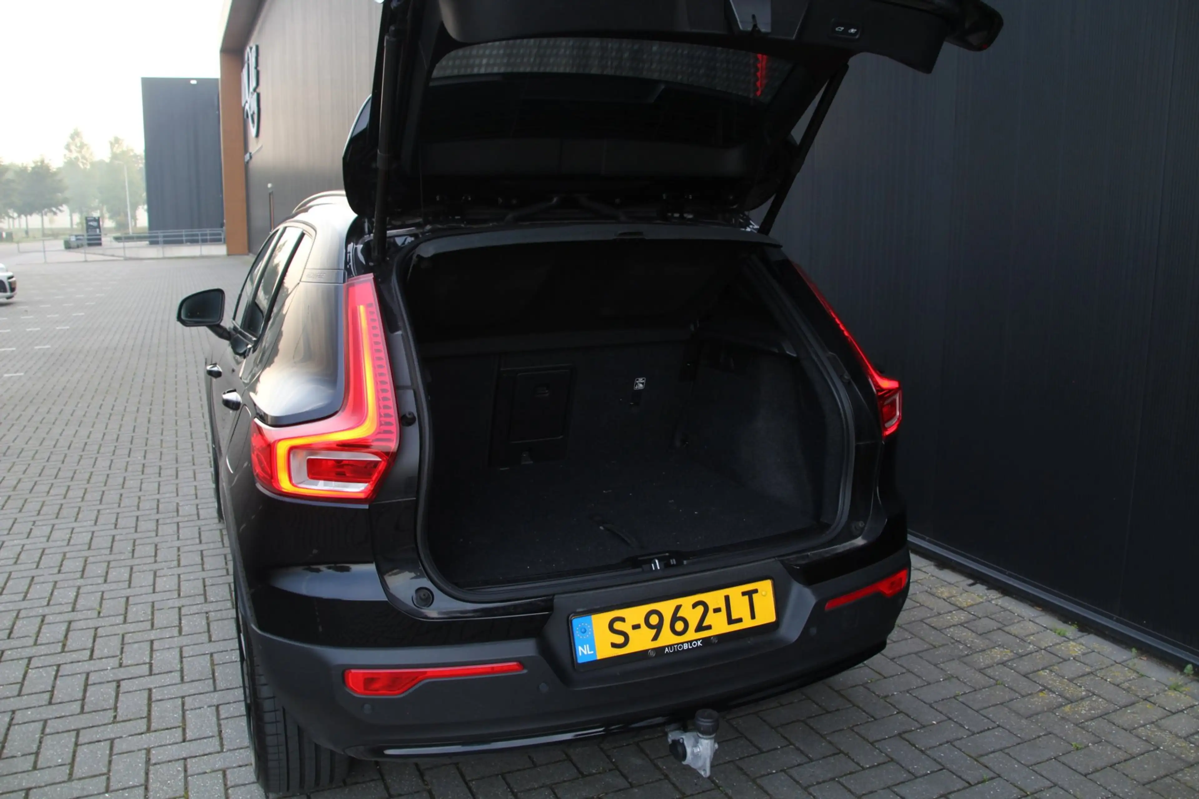 Volvo XC40 Recharge Twin Ultimate 78 kWh | Trekhaak | Panoram — photo 19