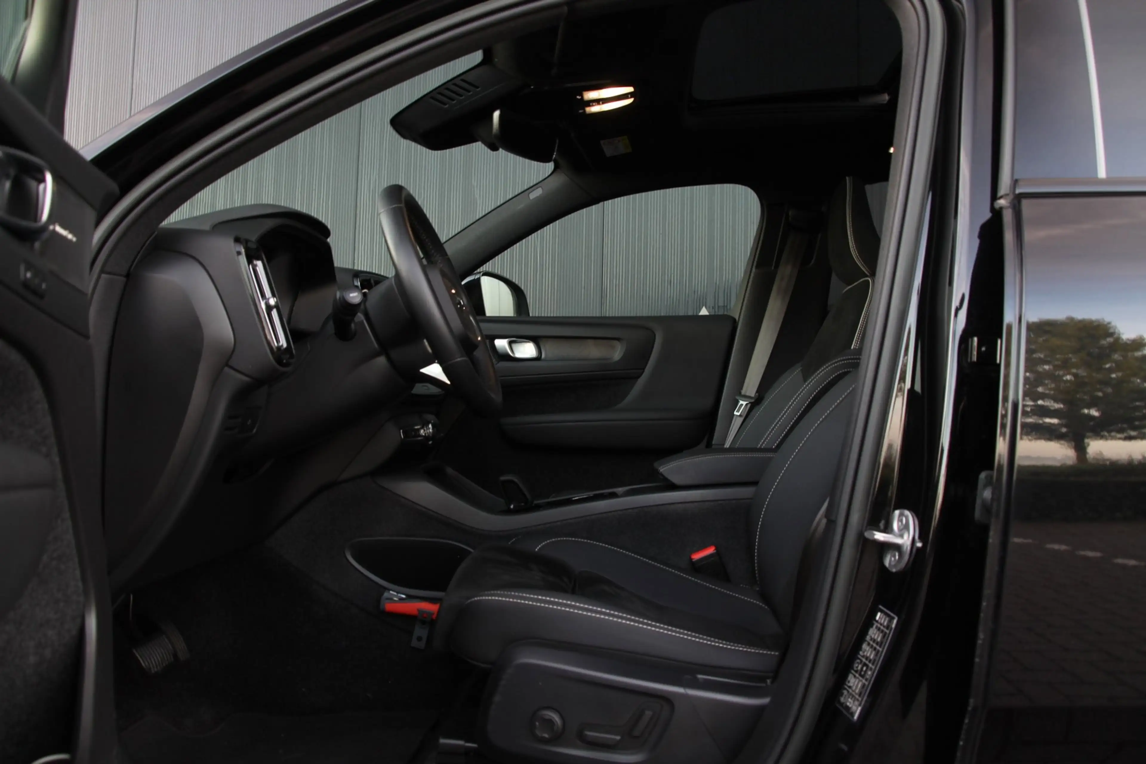 Volvo XC40 Recharge Twin Ultimate 78 kWh | Trekhaak | Panoram — photo 14