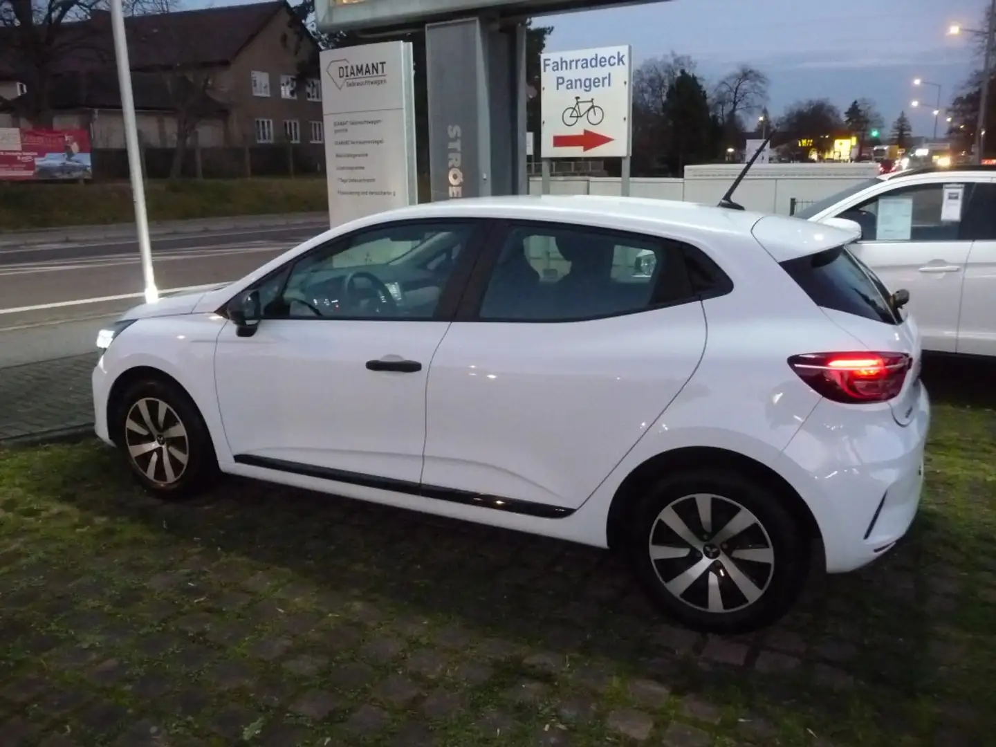 Mitsubishi Colt 1.0 Basic * Allwetter * LED Weiß - 2