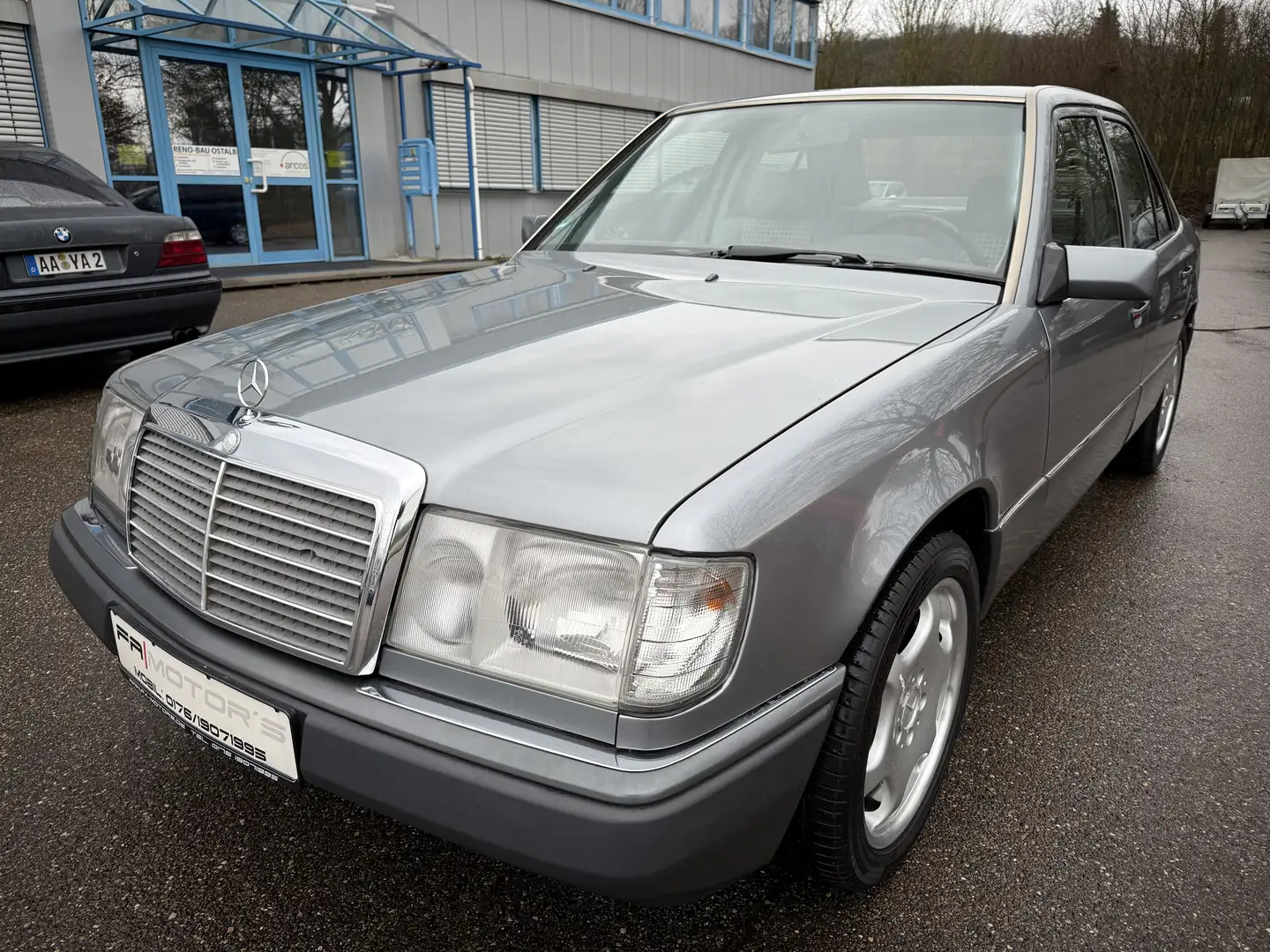 Mercedes-Benz 300 Mercedes-Benz 300E Automatik *Klima*H-Zul.* HU NEU Grau - 1