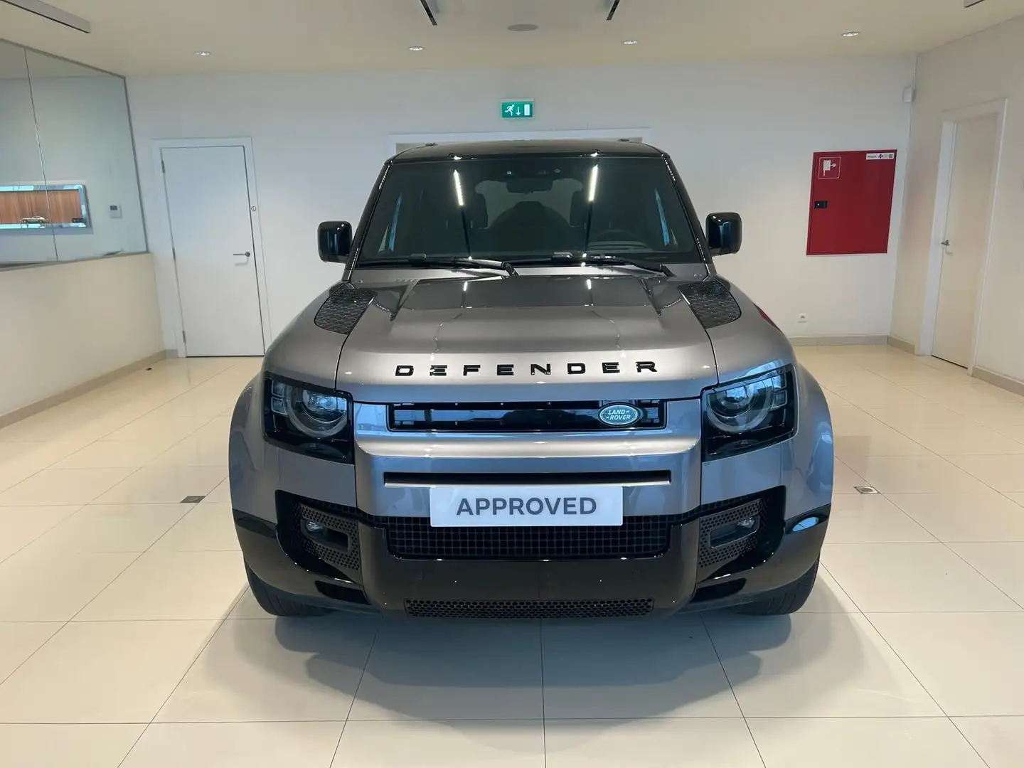 Land Rover Defender 110 P400e X-Dynamic SE Šedá - 2