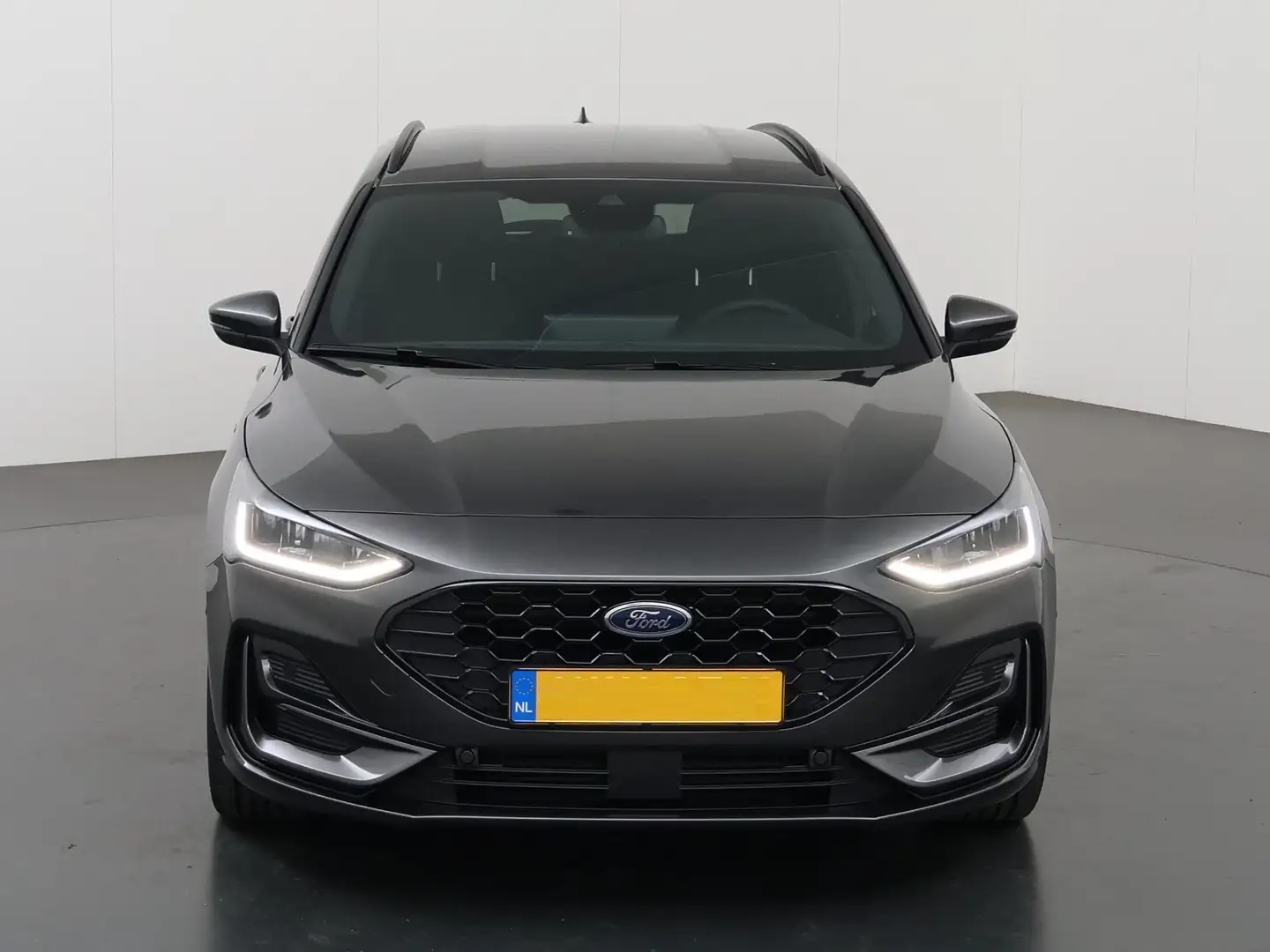 Ford Focus Wagon 1.0 EcoBoost Hybrid ST Line X PRIVATE LEASE Grijs - 2