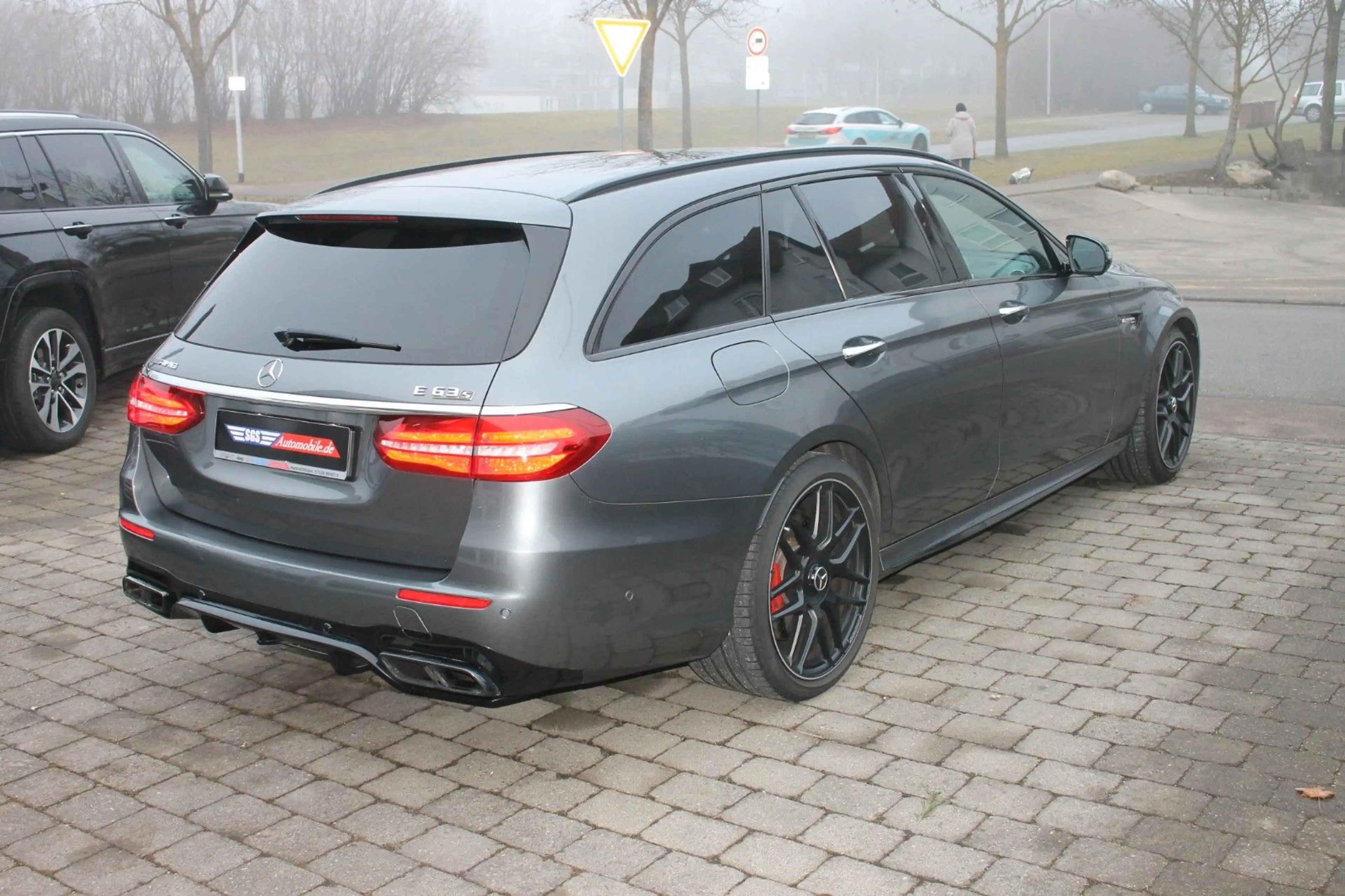 Mercedes-Benz E 63 AMG E 63 S AMG 4Matic 820PS 8Fach bereift — photo 3