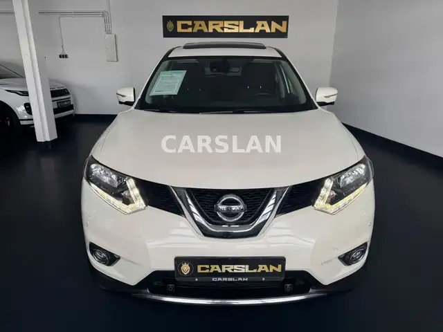 Nissan X-Trail view 3