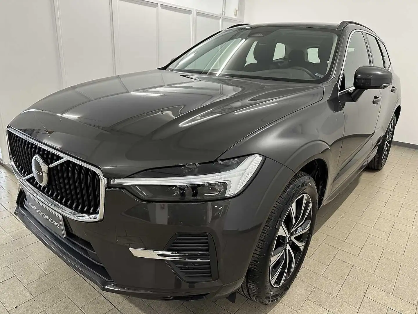 Volvo XC60 Core, B4 mild hybrid, Diesel AUTOCARRO N1 Grigio - 1