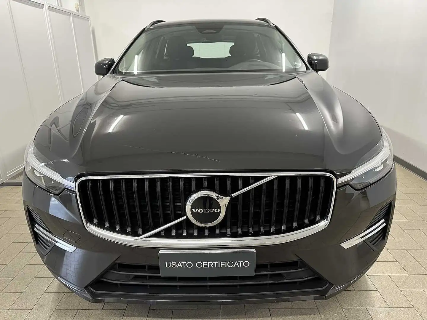 Volvo XC60 Core, B4 mild hybrid, Diesel AUTOCARRO N1 Grigio - 2