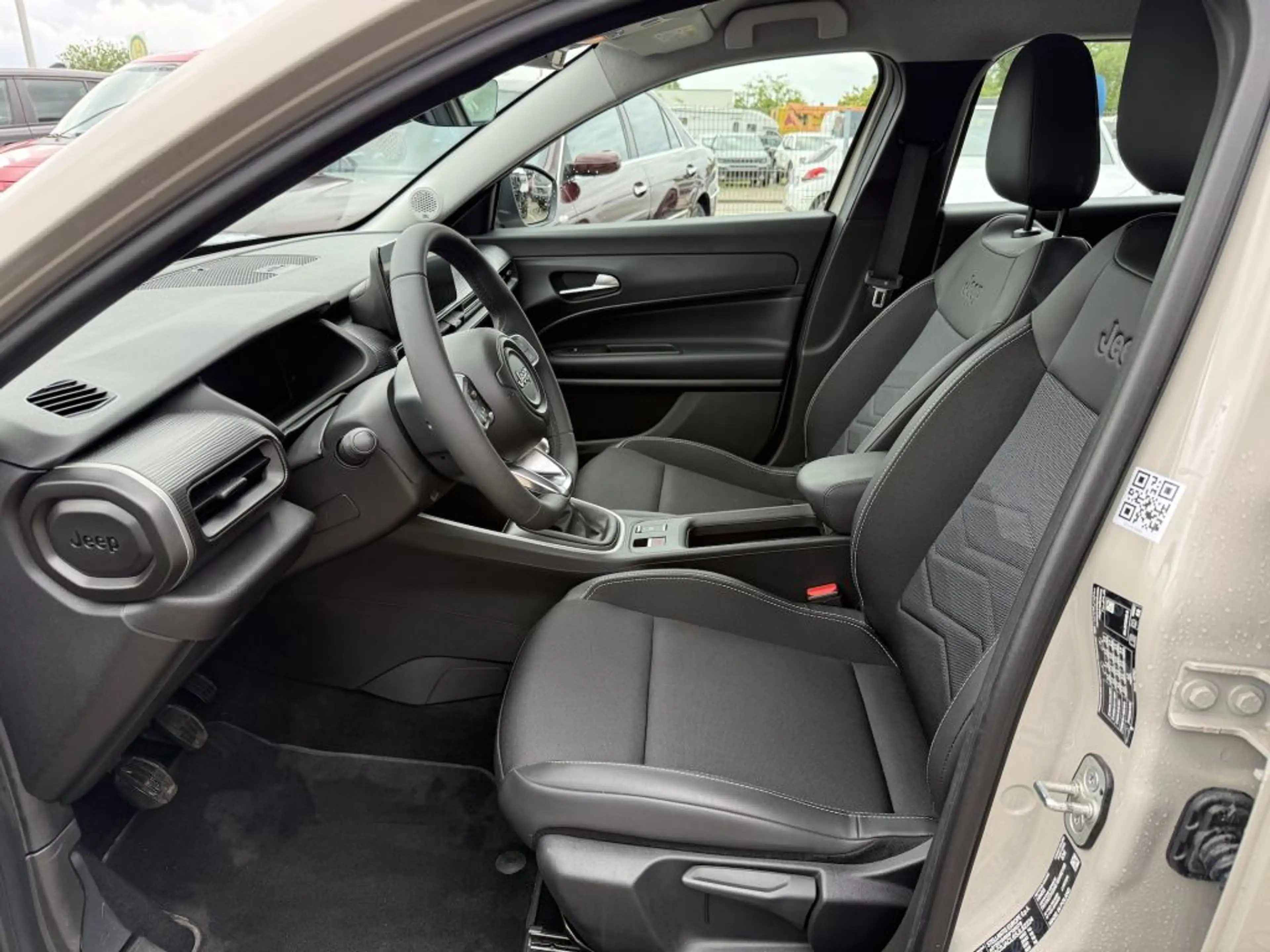 Jeep Avenger 1.2 GSE T3 Turbo-Benzin GDI Altitude — photo 10