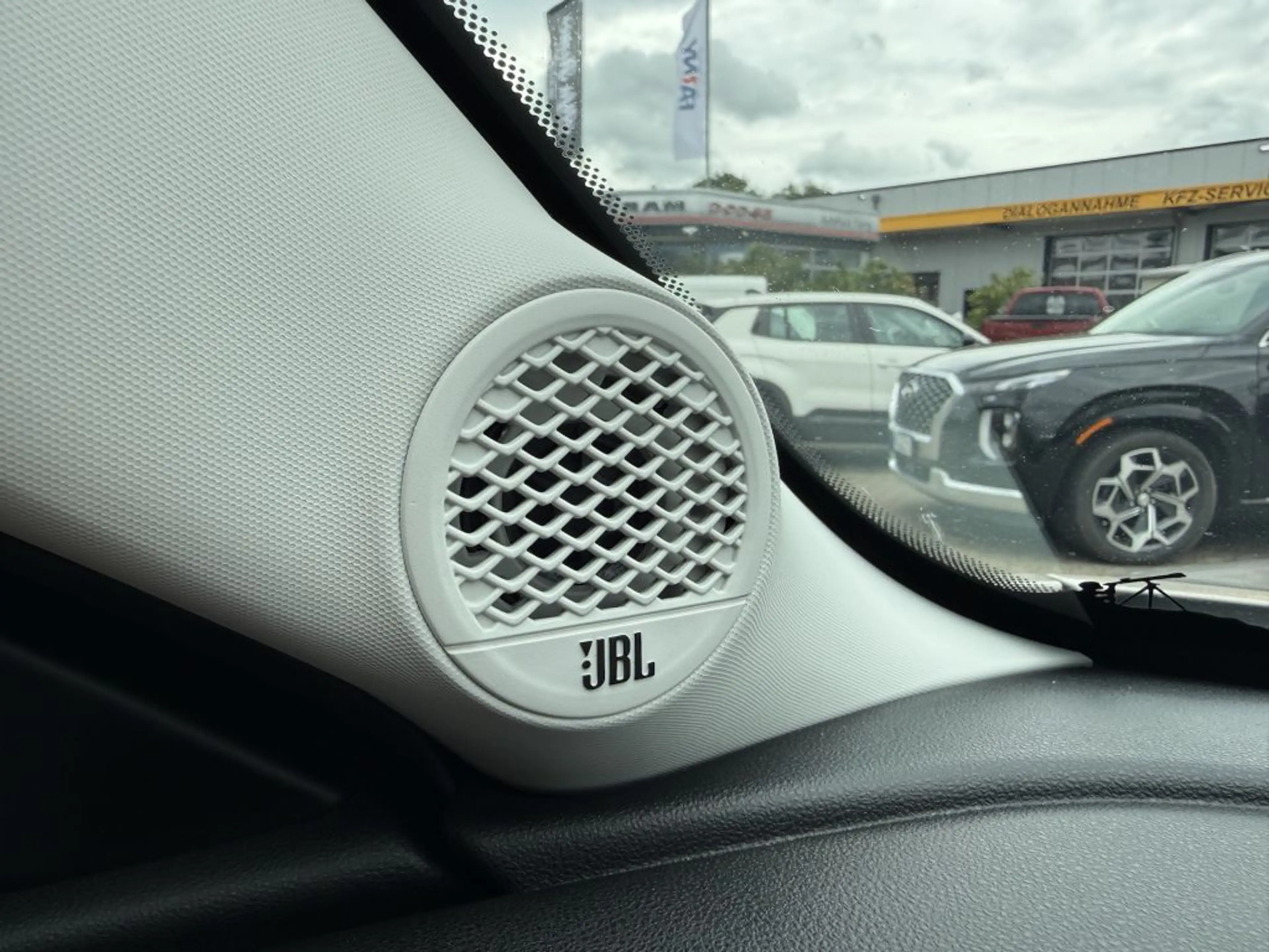 Jeep Avenger 1.2 GSE T3 Turbo-Benzin GDI Altitude — photo 23