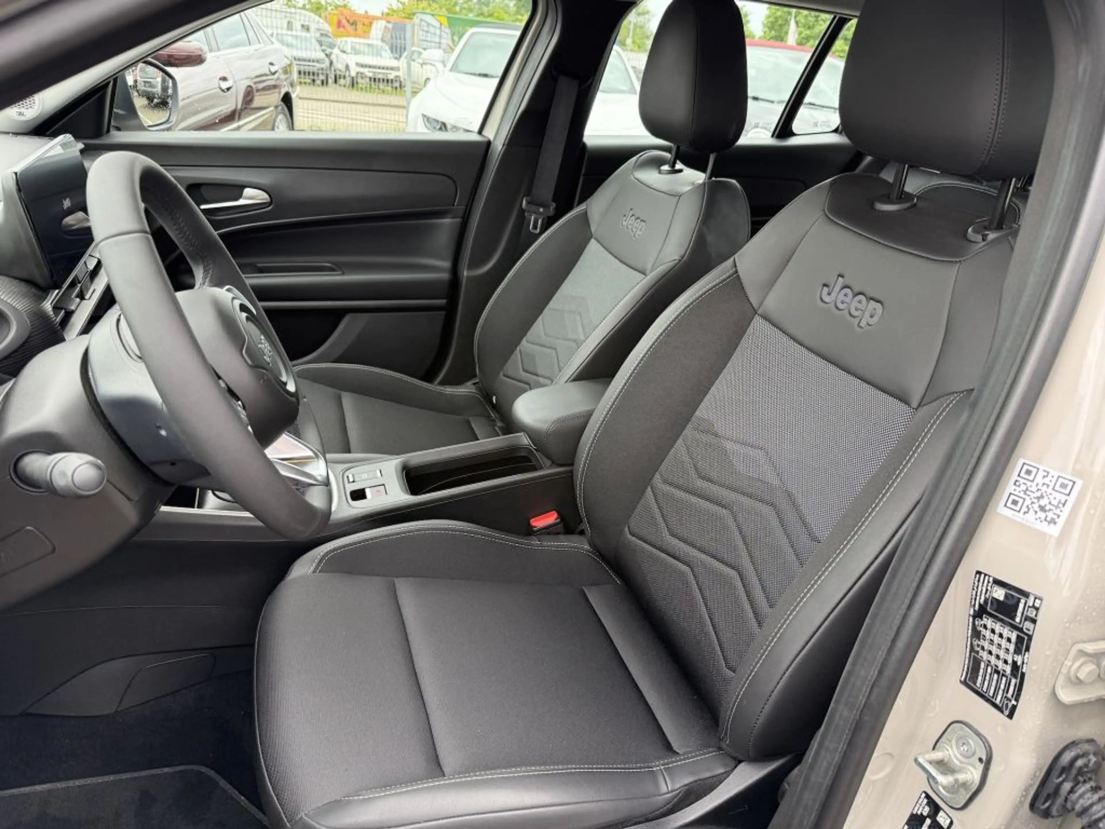 Jeep Avenger 1.2 GSE T3 Turbo-Benzin GDI Altitude — photo 12