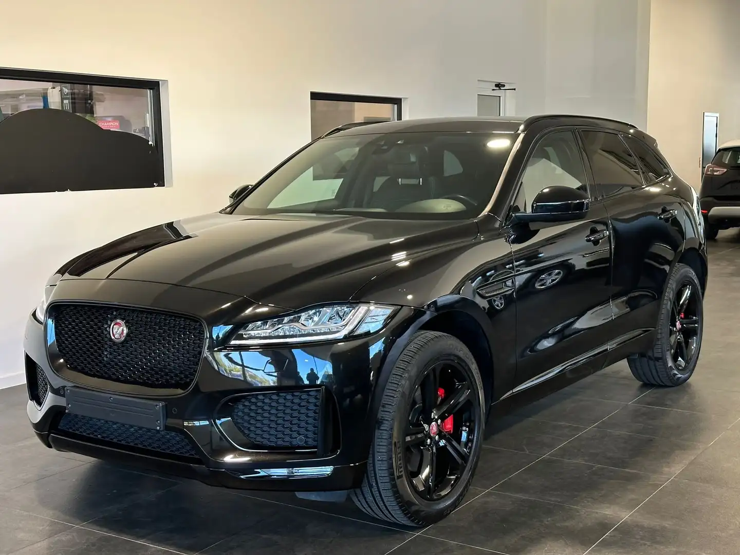 Jaguar F-Pace F-Pace 3.0 D V6 AWD S Negru - 1