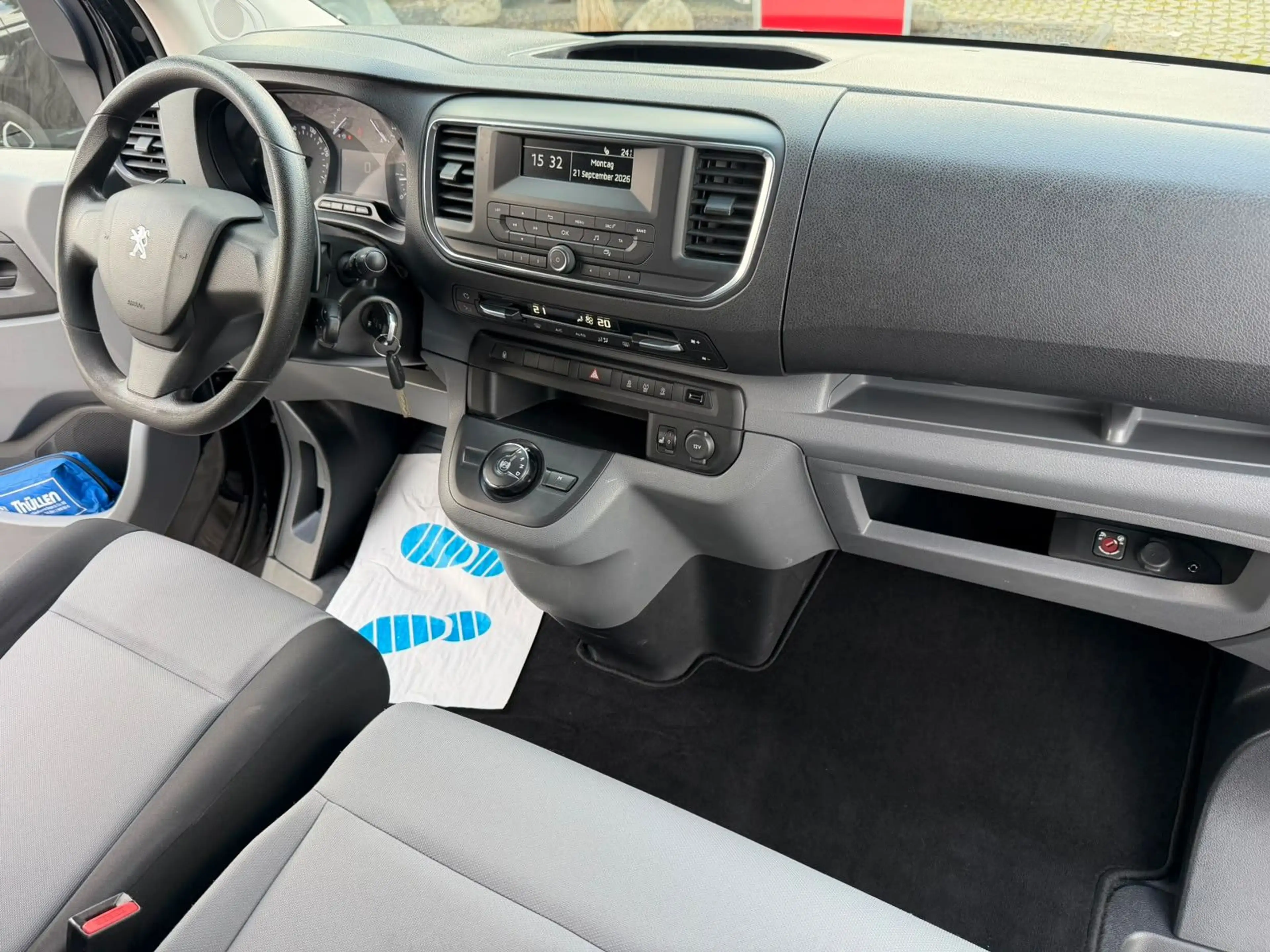 Peugeot Traveller Expert Kombi Traveller L3 — photo 12