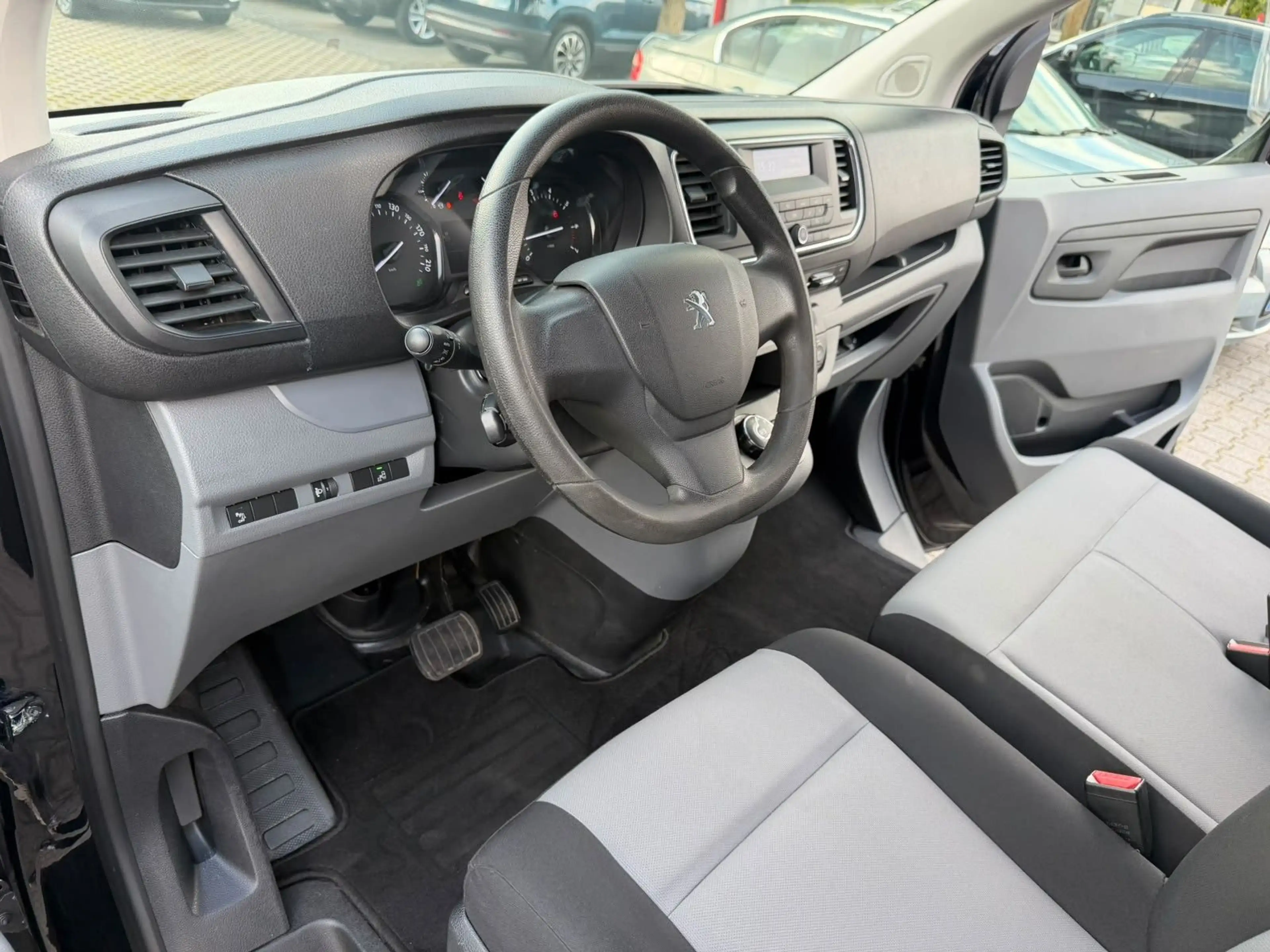 Peugeot Traveller Expert Kombi Traveller L3 — photo 10