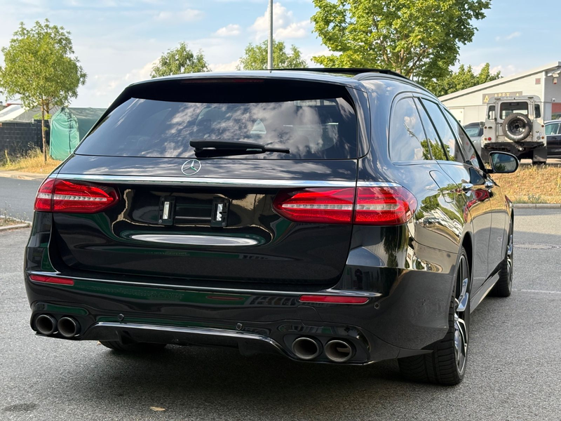 Mercedes-Benz E 53 AMG 4Matic+ Night Paket Panorama*AHK* — photo 4