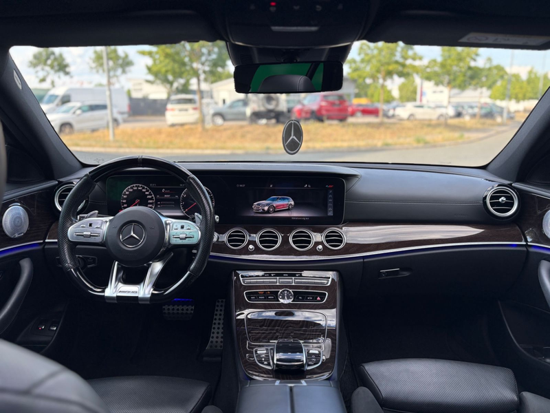 Mercedes-Benz E 53 AMG 4Matic+ Night Paket Panorama*AHK* — photo 9