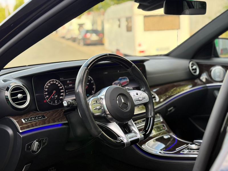 Mercedes-Benz E 53 AMG 4Matic+ Night Paket Panorama*AHK* — photo 7