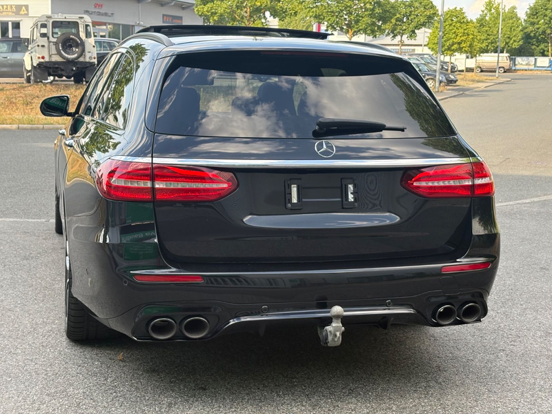 Mercedes-Benz E 53 AMG 4Matic+ Night Paket Panorama*AHK* — photo 5