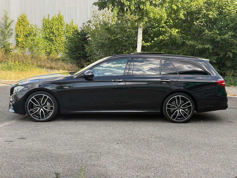 Mercedes-Benz E 53 AMG 4Matic+ Night Paket Panorama*AHK* — photo 6