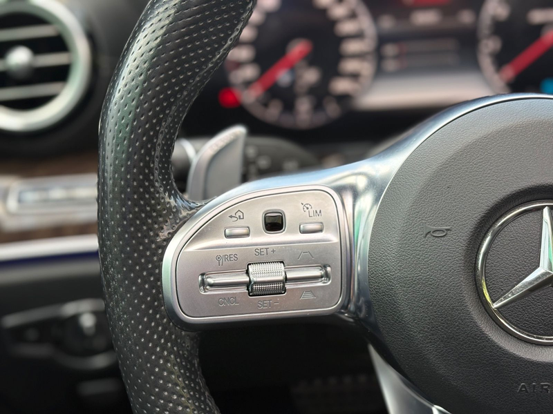 Mercedes-Benz E 53 AMG 4Matic+ Night Paket Panorama*AHK* — photo 12
