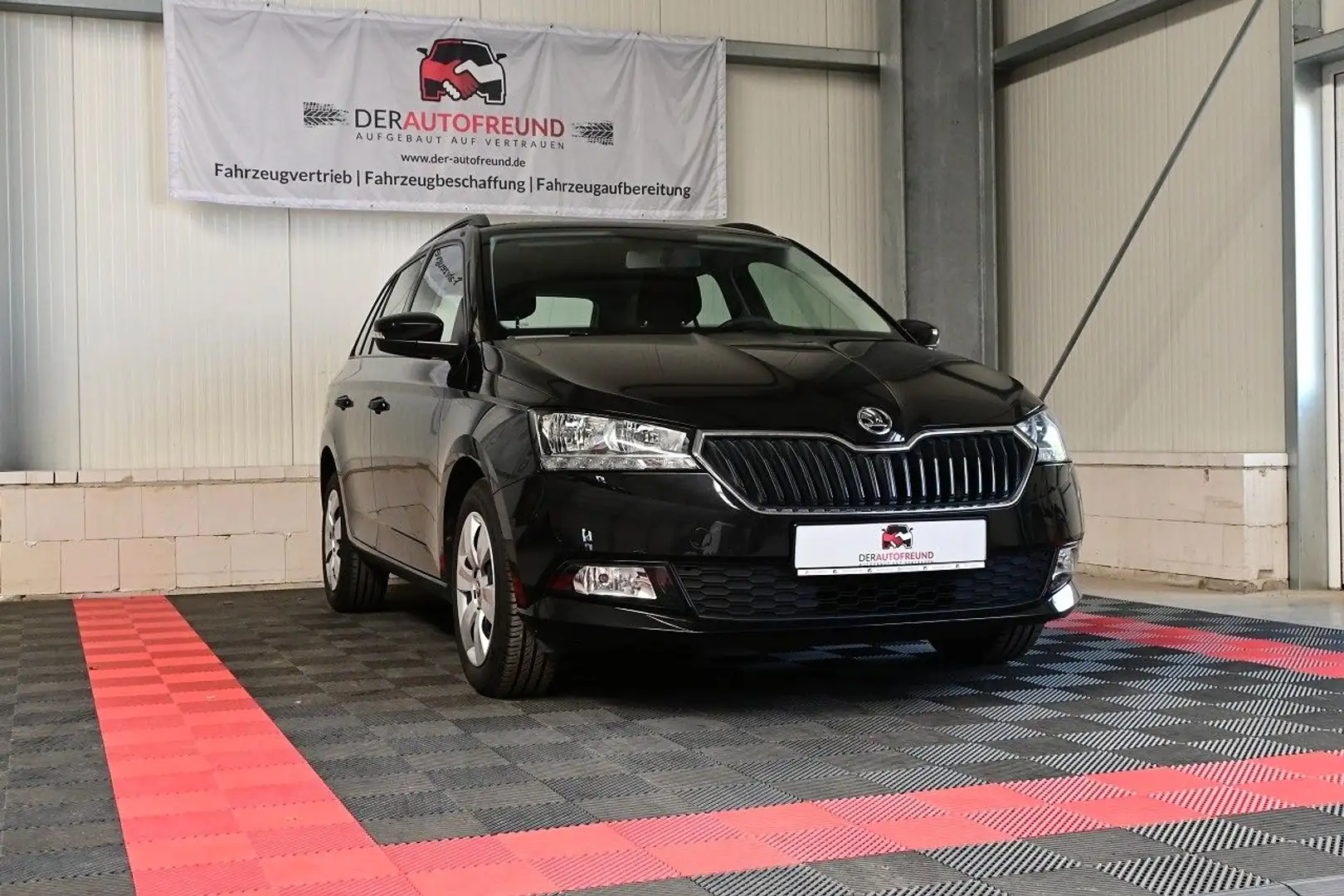 Skoda Fabia Combi Active Schwarz - 1