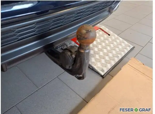 Audi A6 view 6