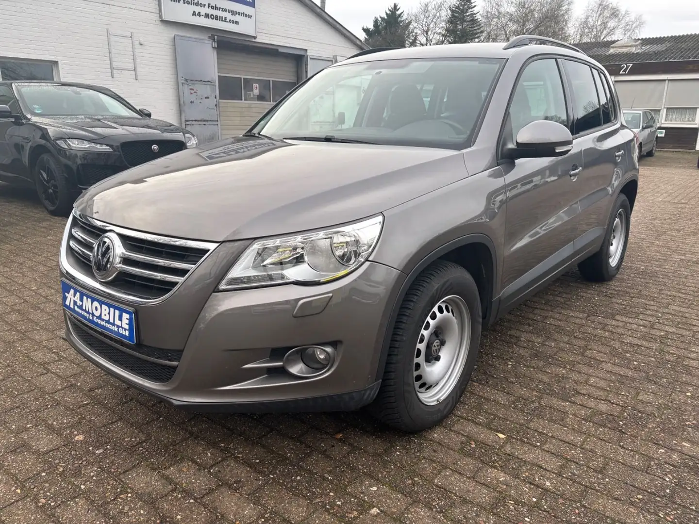 Volkswagen Tiguan Trend & Fun 4Motion AHK PDC Sitzheizung Grau - 1