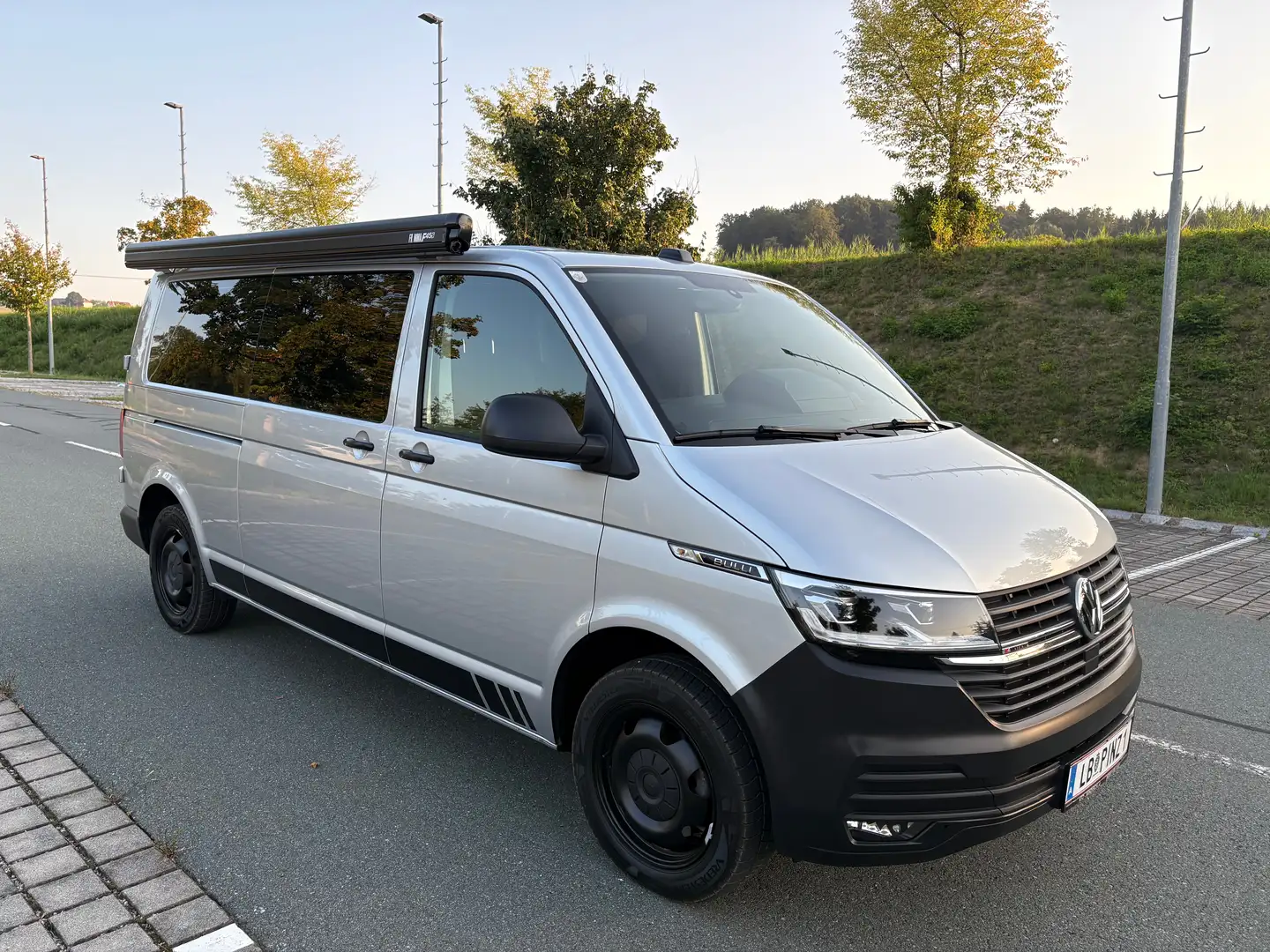 Volkswagen T6.1 Kombi 4-Motion DSG mit Flügeltüren Argent - 1